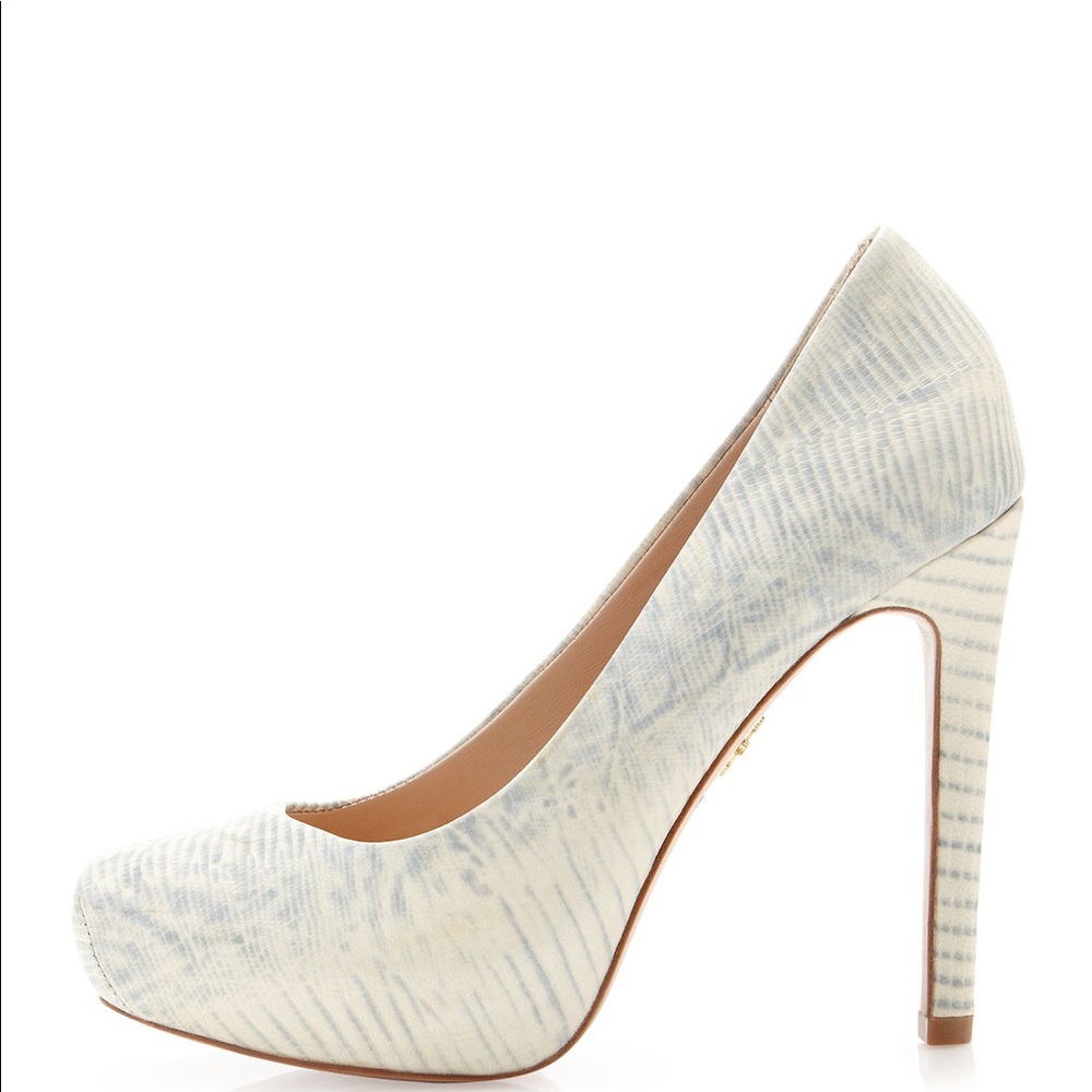 Pour la Victoire Gilliana Platform Pump